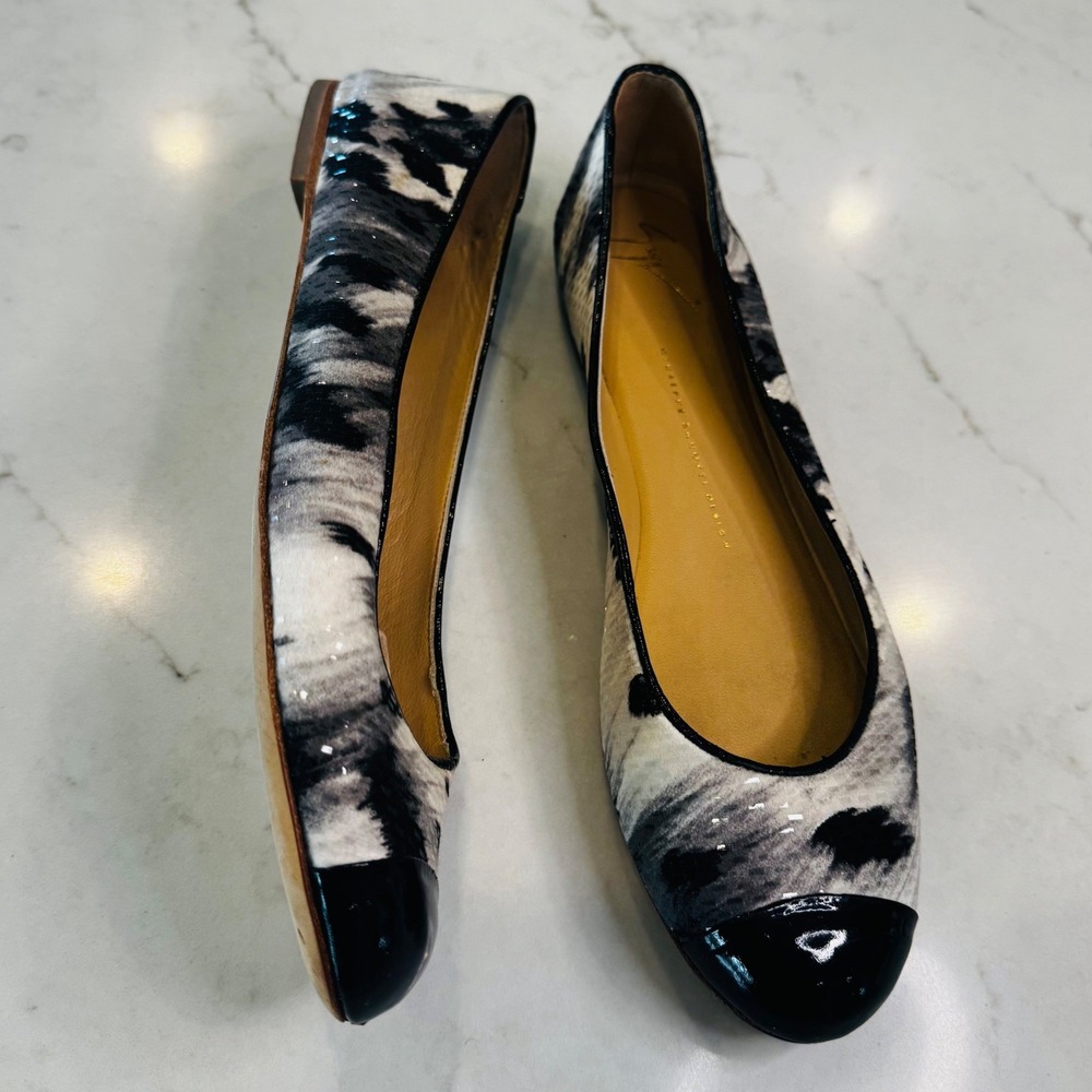 Giuseppe Zanotti Women 10.5 EU 41 Black White Abstract Animal Print Cap Toe Flat